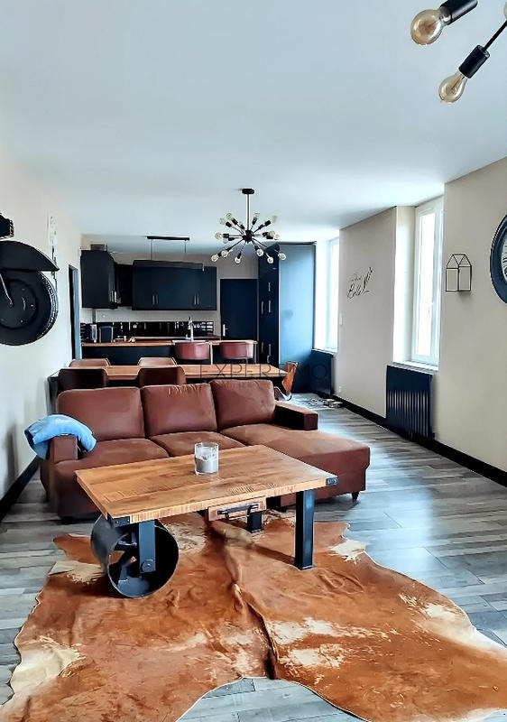 Maison - 225 m² - 10 pièces