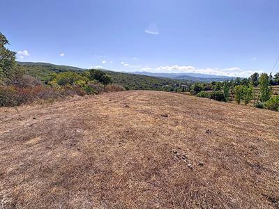Terrain constructible - 5 000 m²