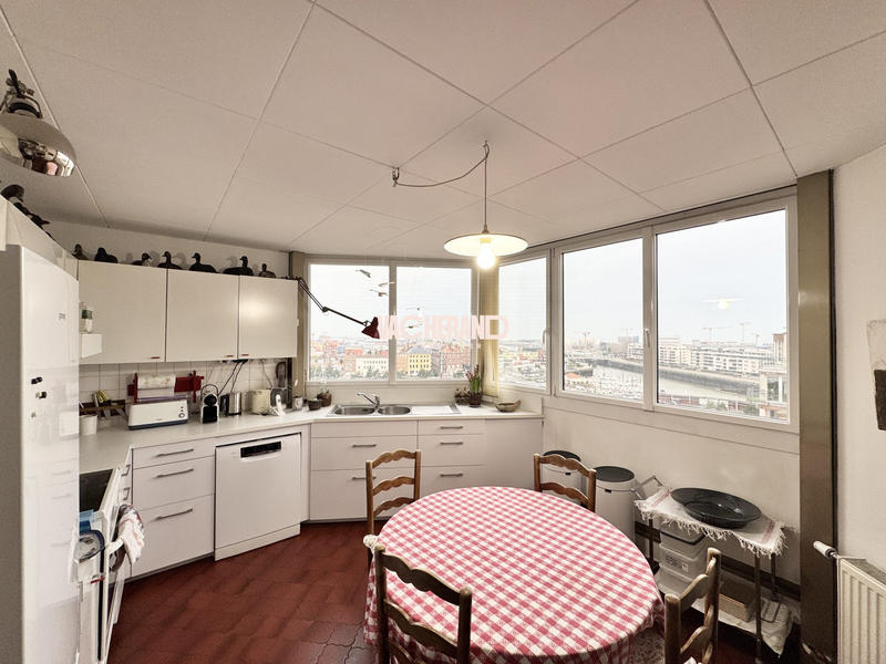 Appartement - 145 m² - 4 pièces