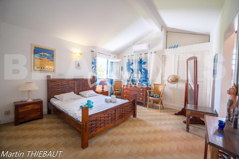 Maison - 260 m² - 12 pièces