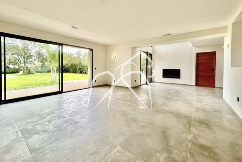 Maison contemporaine - 217 m² - 7 pièces