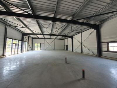 Entrepôt - 440 m²