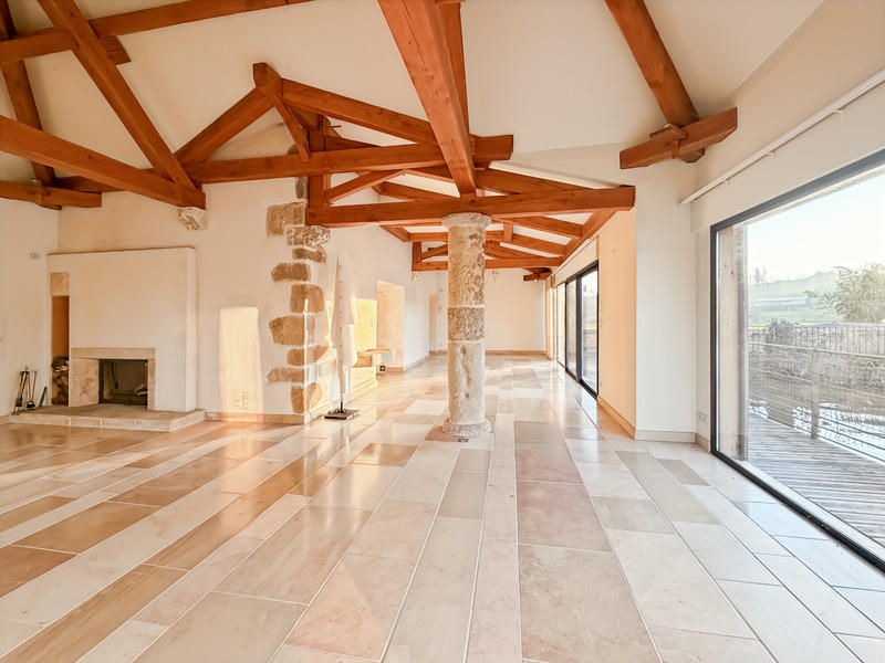 Maison - 346 m² - 11 pièces