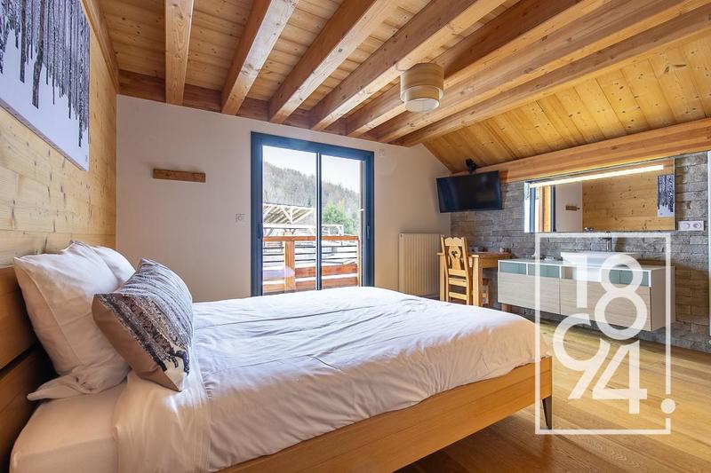 Chaumière - 338 m² - 8 pièces