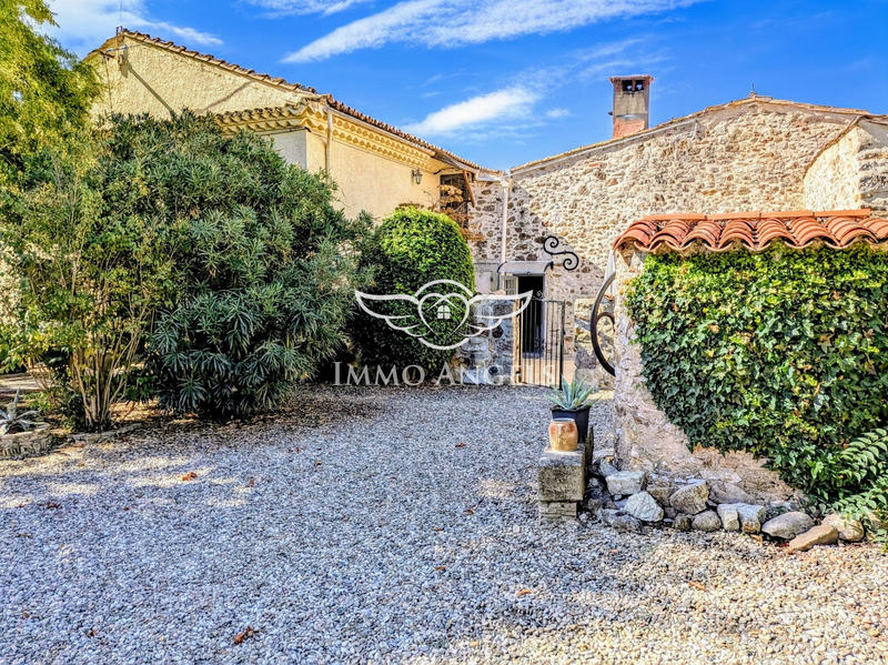 Maison - 255 m² - 10 pièces