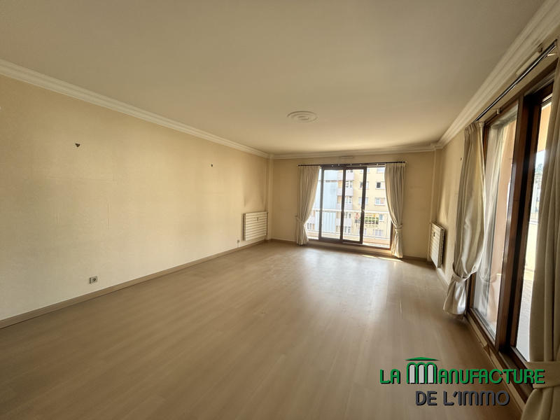 Appartement - 151 m² - 6 pièces