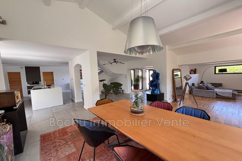 Villa - 220 m² - 6 pièces