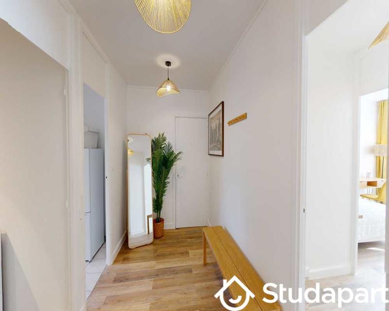 Chambre - 100 m² - 1 pièce