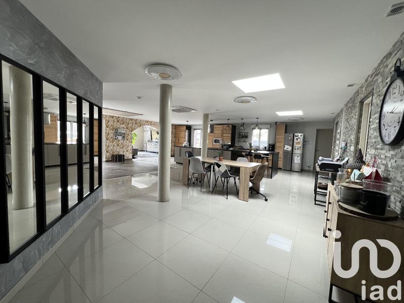 Maison - 360 m² - 9 pièces