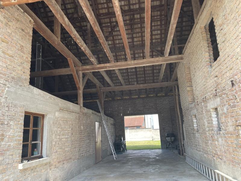 Grange - 300 m² - 1 pièce