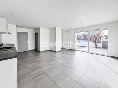 Maison - 76 m² - 4 pièces