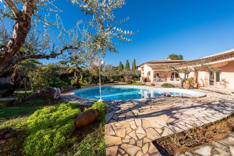 Villa - 195 m² - 4 pièces