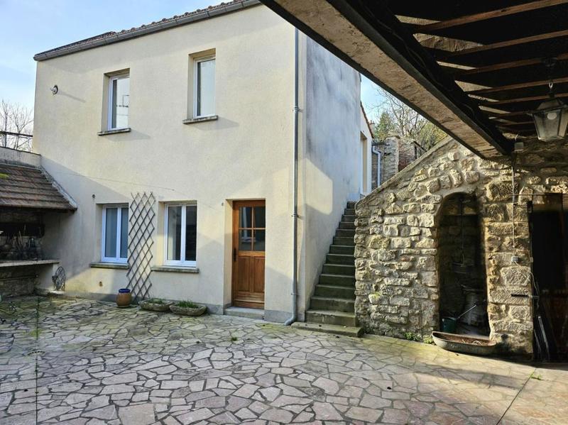Maison - 278 m² - 11 pièces