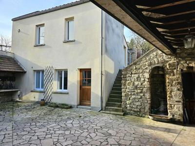 Maison - 278 m² - 11 pièces