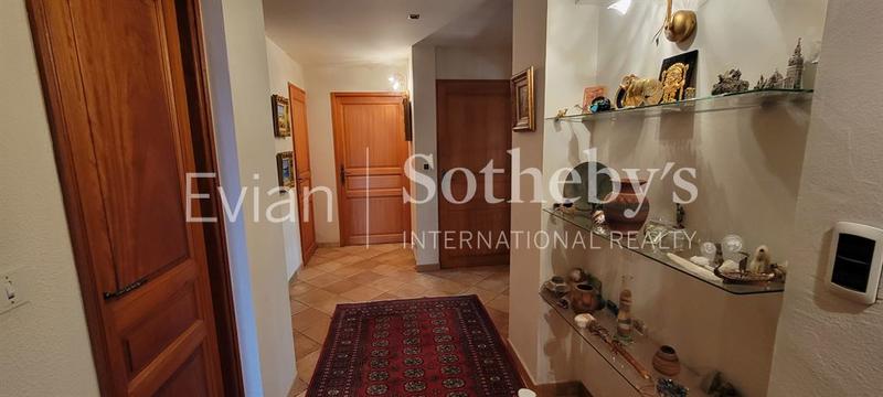 Maison - 256 m² - 10 pièces