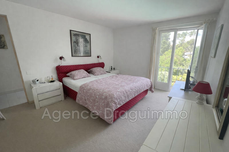 Maison - 218 m² - 6 pièces