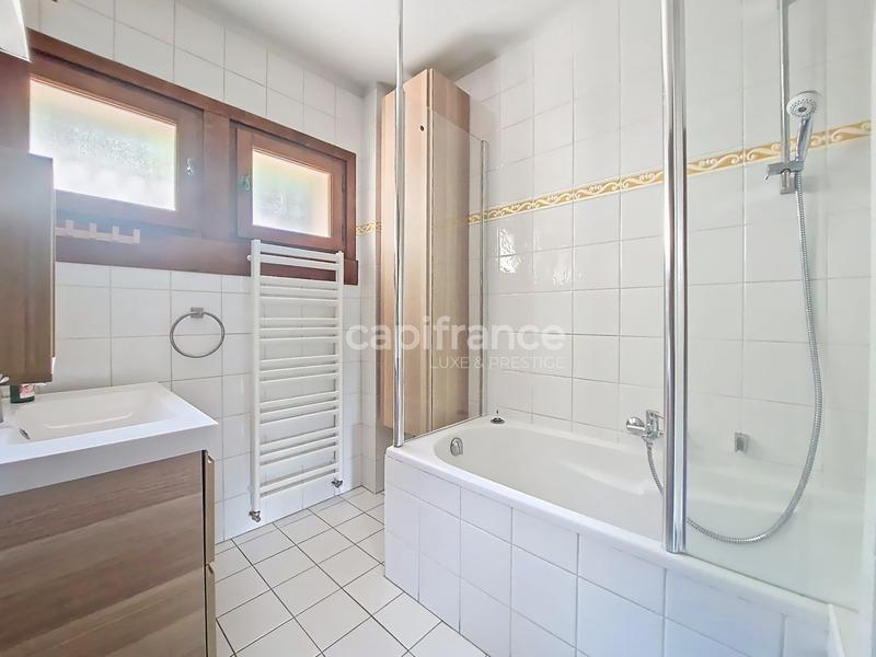 Châlet - 204 m² - 12 pièces