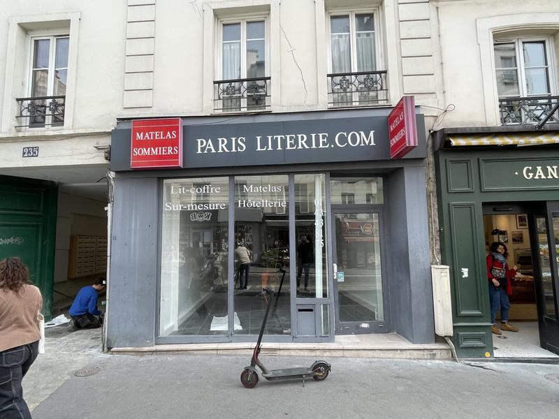 Magasins - 90 m² - 2 pièces