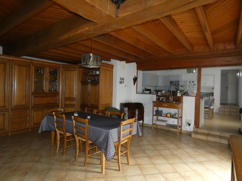 Maison - 324 m² - 9 pièces
