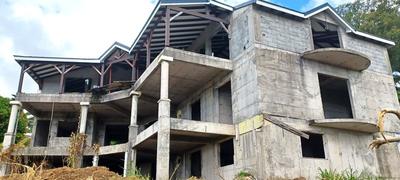 Maison traditionnelle - 480 m² - 15 pièces