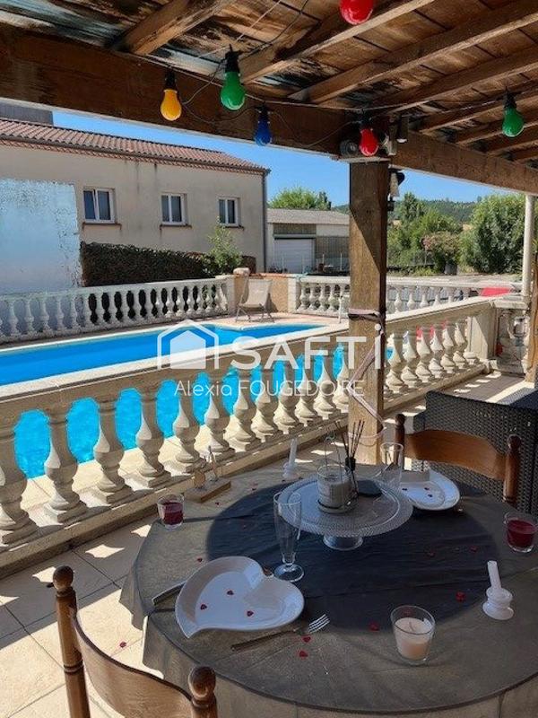 Maison - 236 m² - 7 pièces