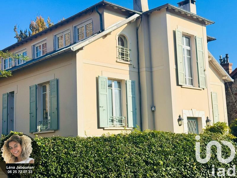 Maison - 289 m² - 10 pièces