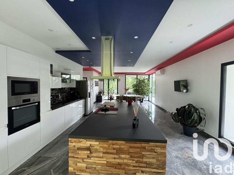 Maison de maîtres - 320 m² - 8 pièces