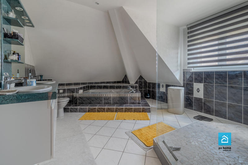 Maison - 130 m² - 5 pièces