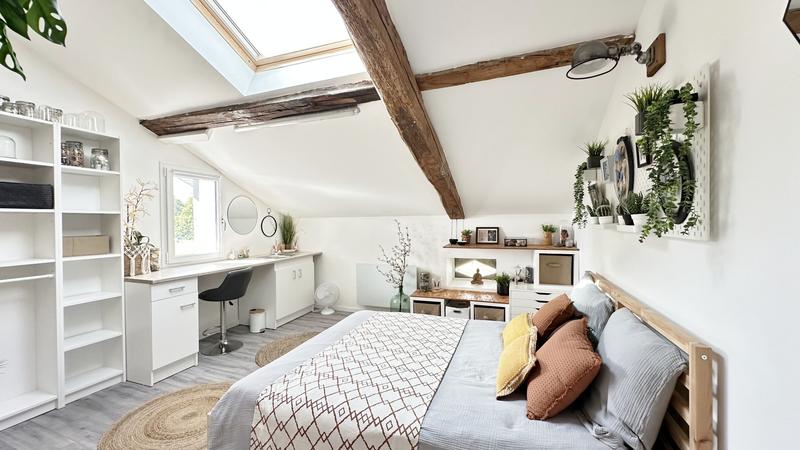 Maison - 312 m² - 9 pièces