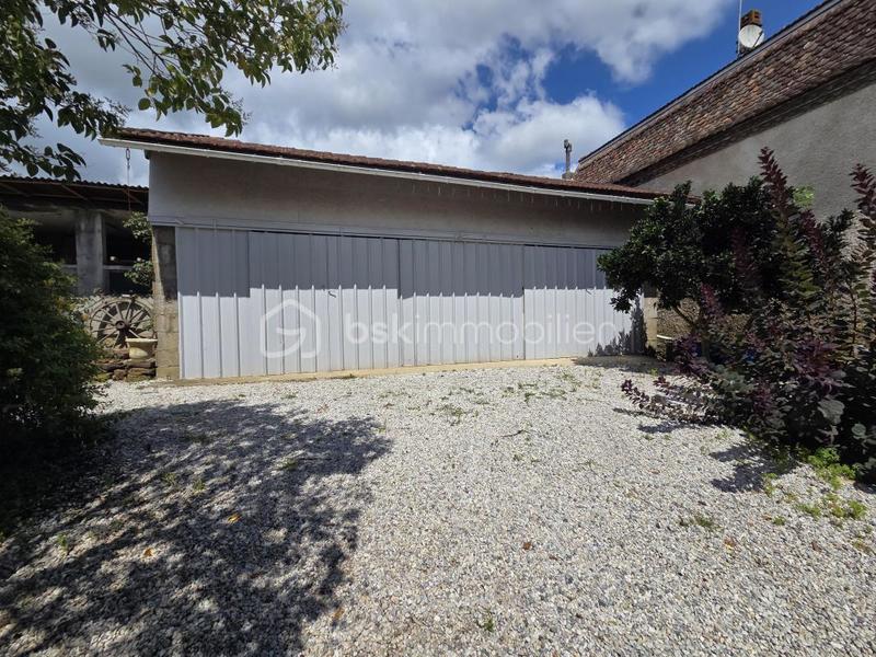 Propriété - 261 m² - 7 pièces