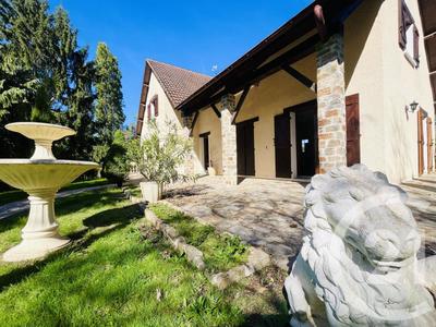 Maison - 216 m² - 7 pièces