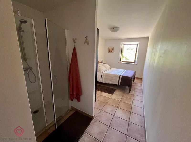 Propriété - 420 m² - 12 pièces