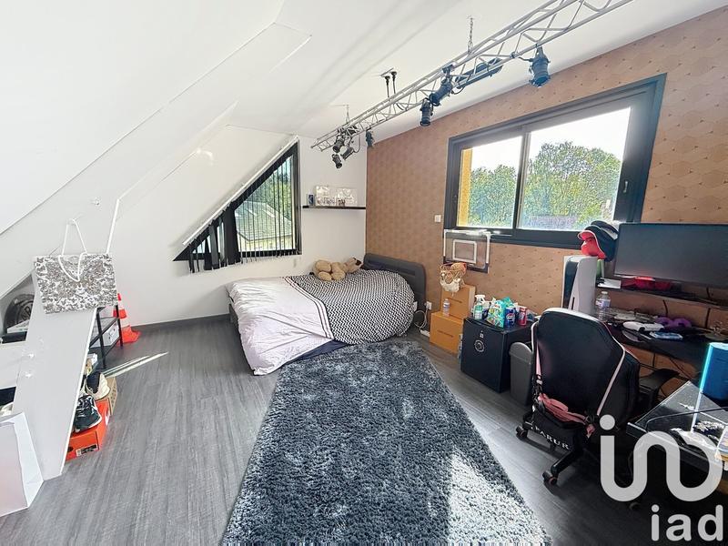 Maison - 225 m² - 8 pièces