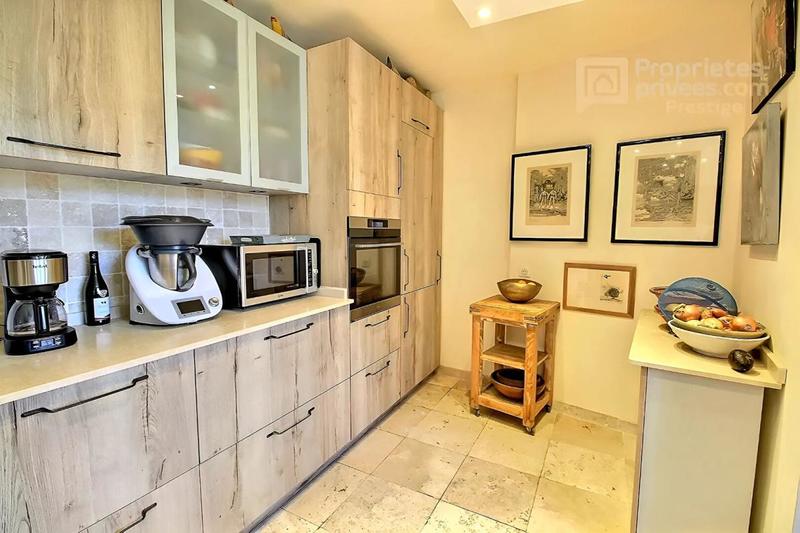 Appartement - 181 m² - 5 pièces