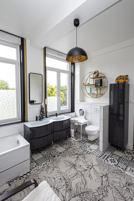 Maison - 330 m² - 10 pièces