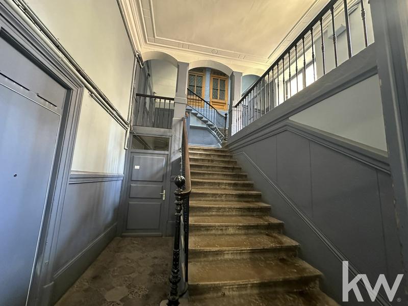 Appartement - 204 m² - 6 pièces