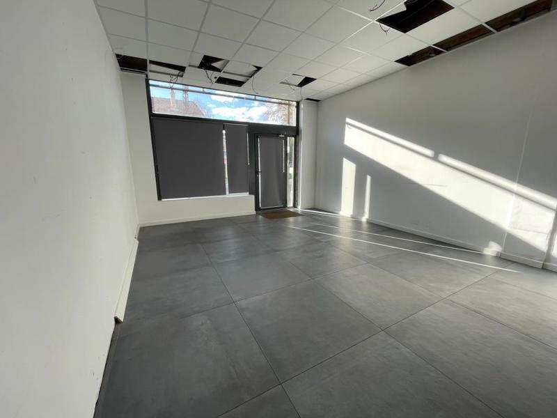 Local commercial - 81 m² - 3 pièces