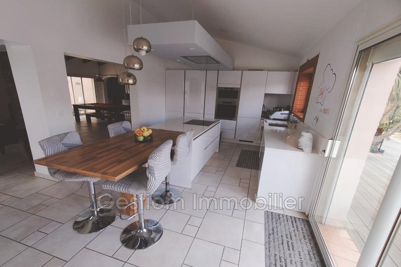 Villa - 180 m² - 6 pièces