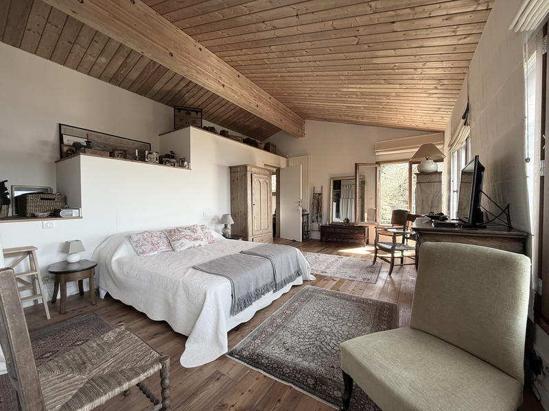 Maison - 180 m² - 6 pièces