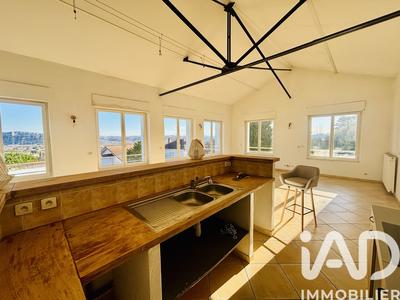 Appartement - 95 m² - 3 pièces