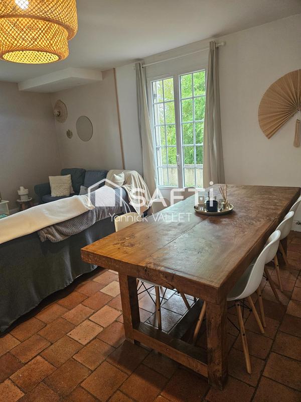 Maison - 137 m² - 8 pièces