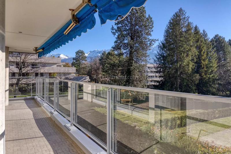 Appartement - 214 m² - 6 pièces