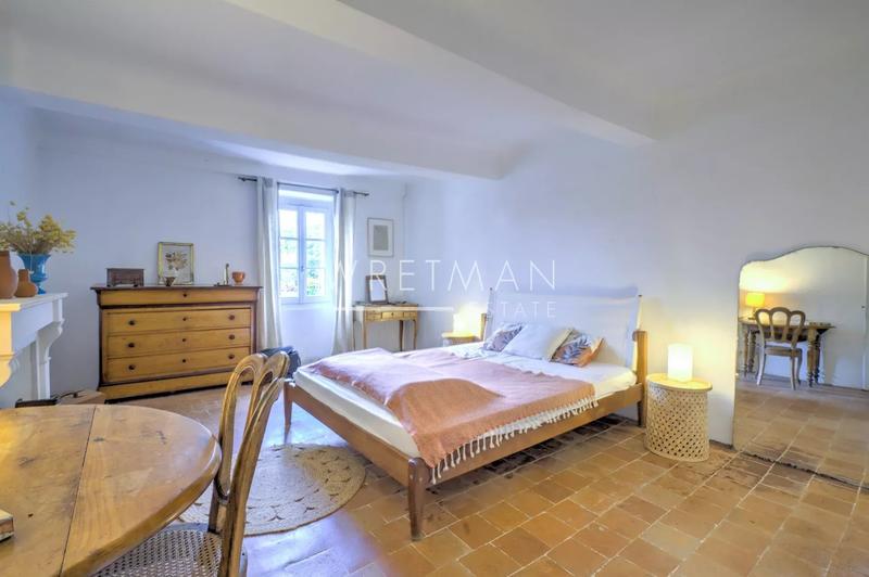 Villa - 257 m² - 10 pièces