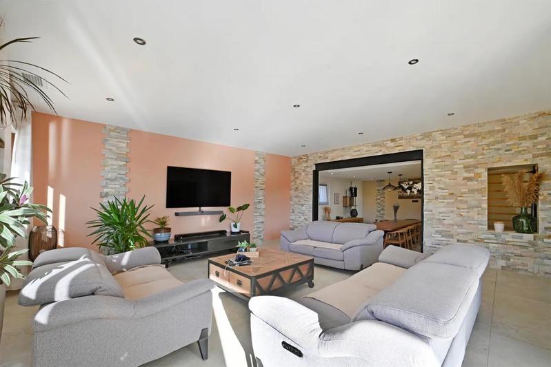 Villa - 232 m² - 8 pièces