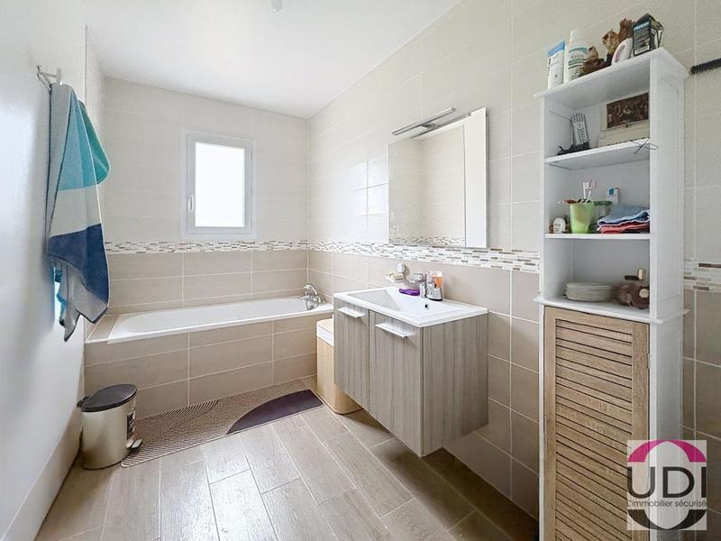 Maison - 103 m² - 4 pièces