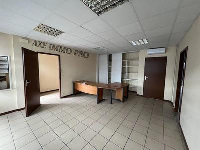 Local d'activités - 475 m² - 10 pièces