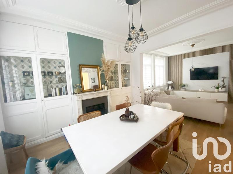 Maison - 187 m² - 9 pièces