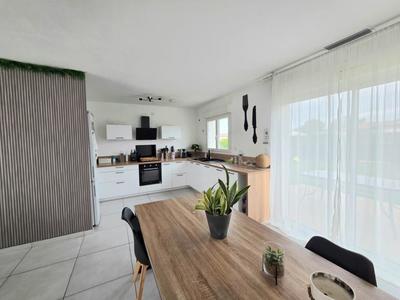 Maison - 95 m² - 4 pièces