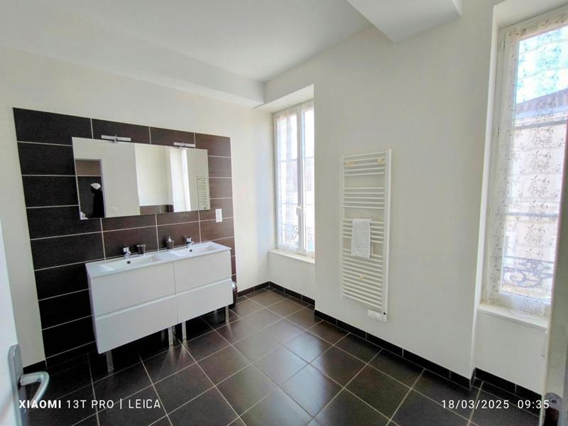 Maison - 365 m² - 10 pièces