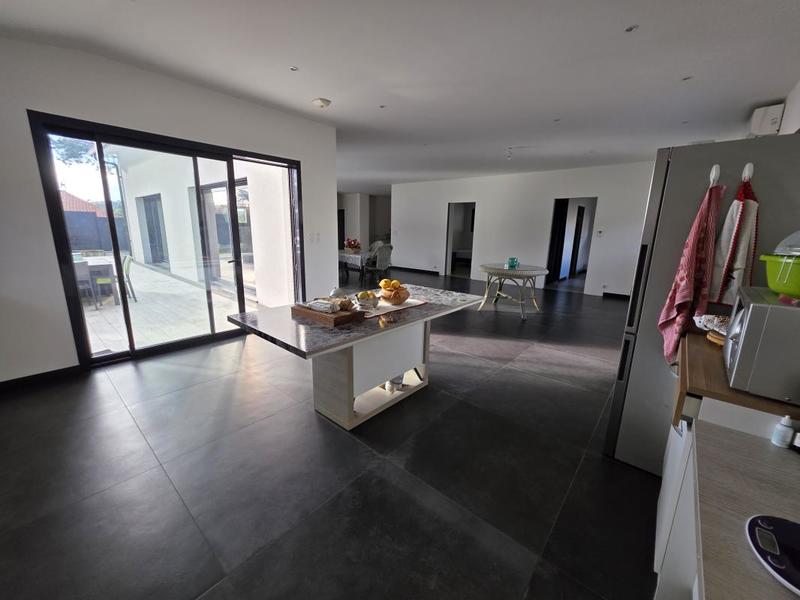 Villa - 202 m² - 5 pièces